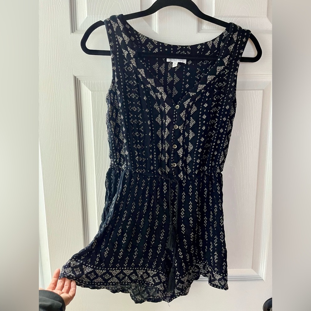 Black Sleeveless Patterned Romper